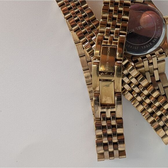 MichaelāKors Watch - Picture 6 of 8